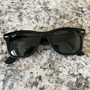 Ray-Ban Original Wayfarer Classic - EUC!